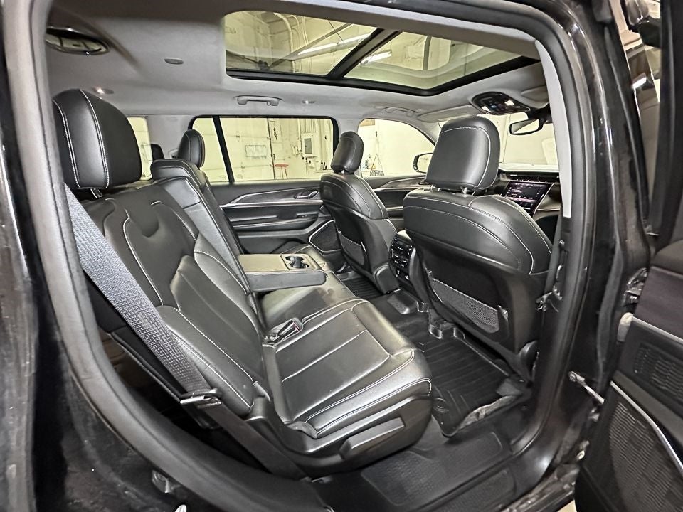 Vehicle image 21 of 78