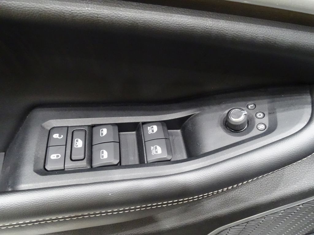 Vehicle image 16 of 55