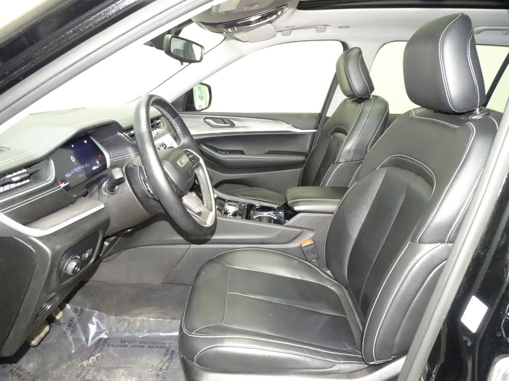 Vehicle image 9 of 55