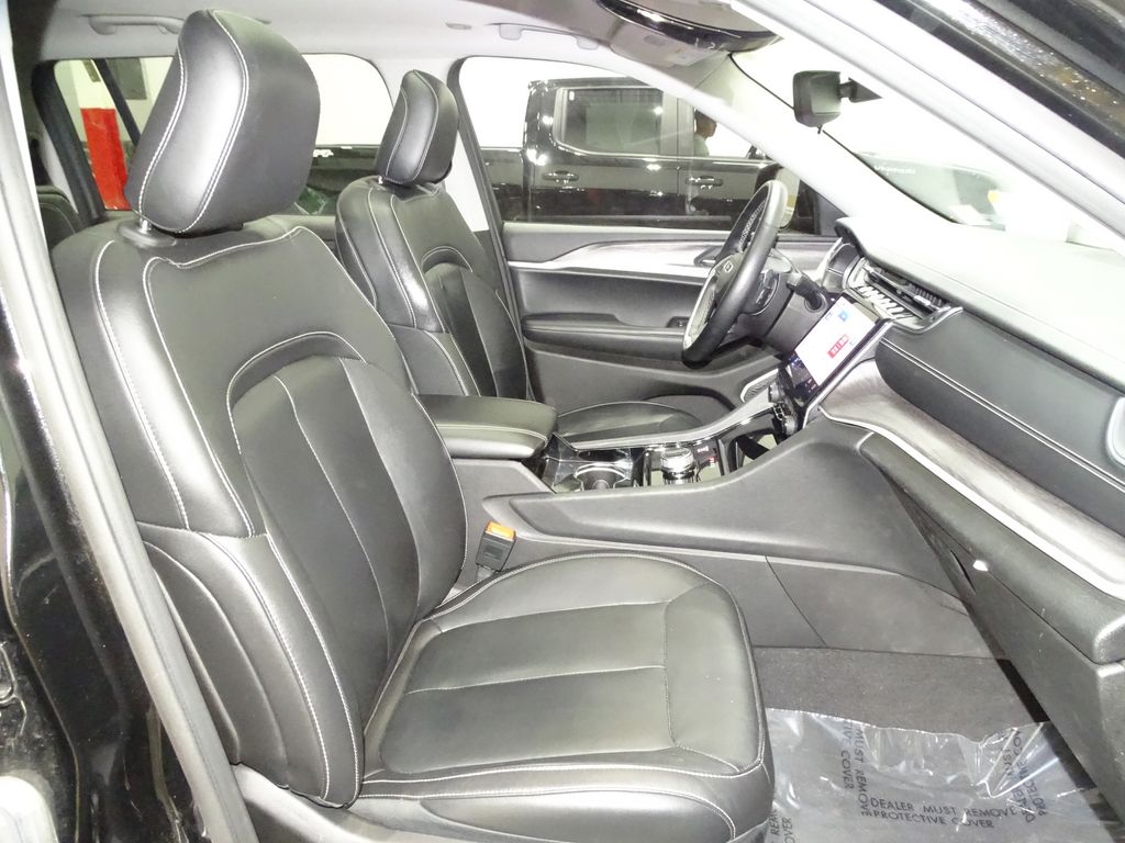 Vehicle image 13 of 55