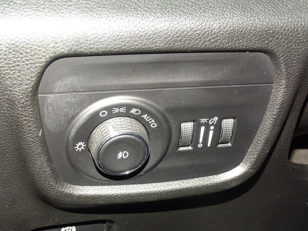 Vehicle image 18 of 55