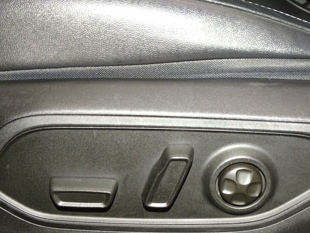 Vehicle image 19 of 55