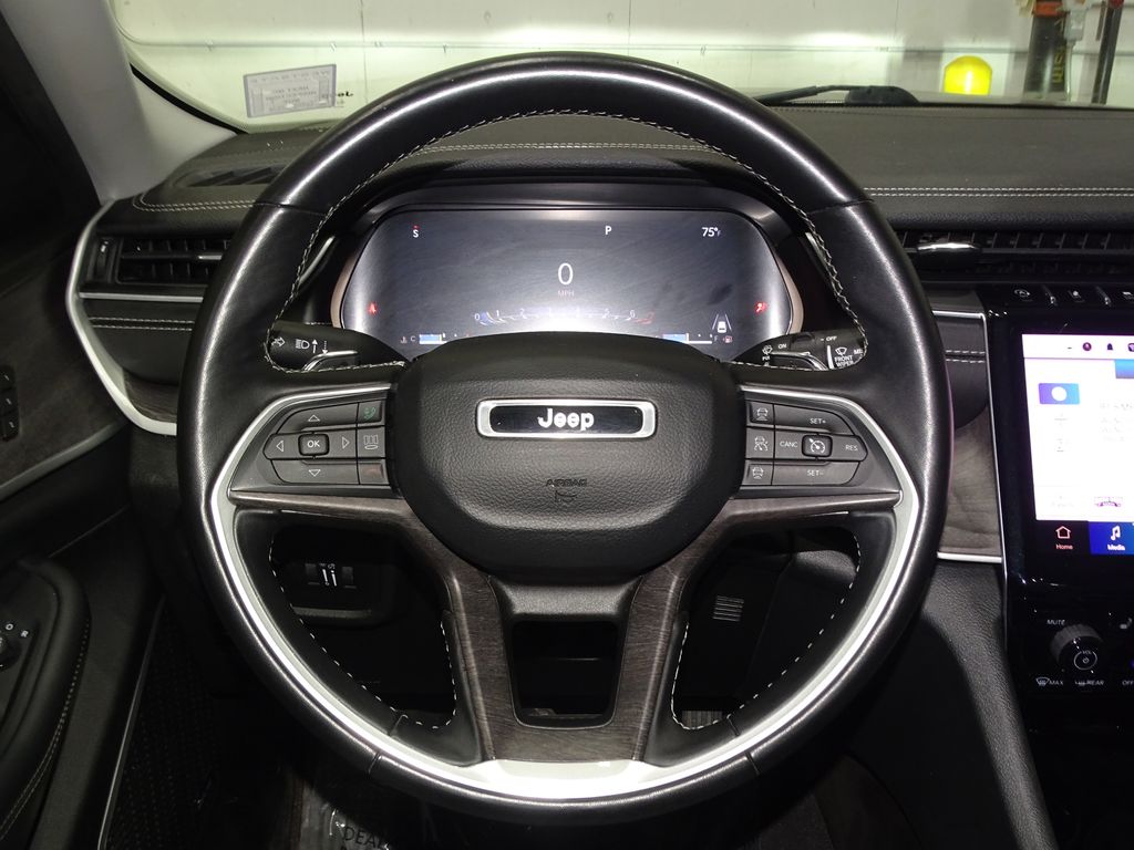 Vehicle image 21 of 55