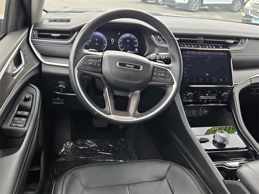 Vehicle image 21 of 40