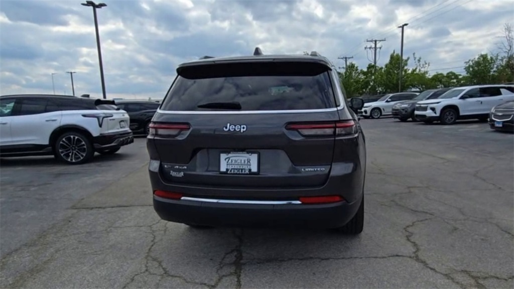 Vehicle image 7 of 40