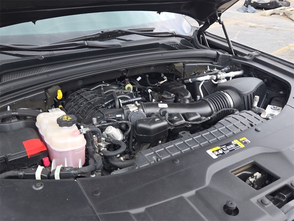 Vehicle image 10 of 40