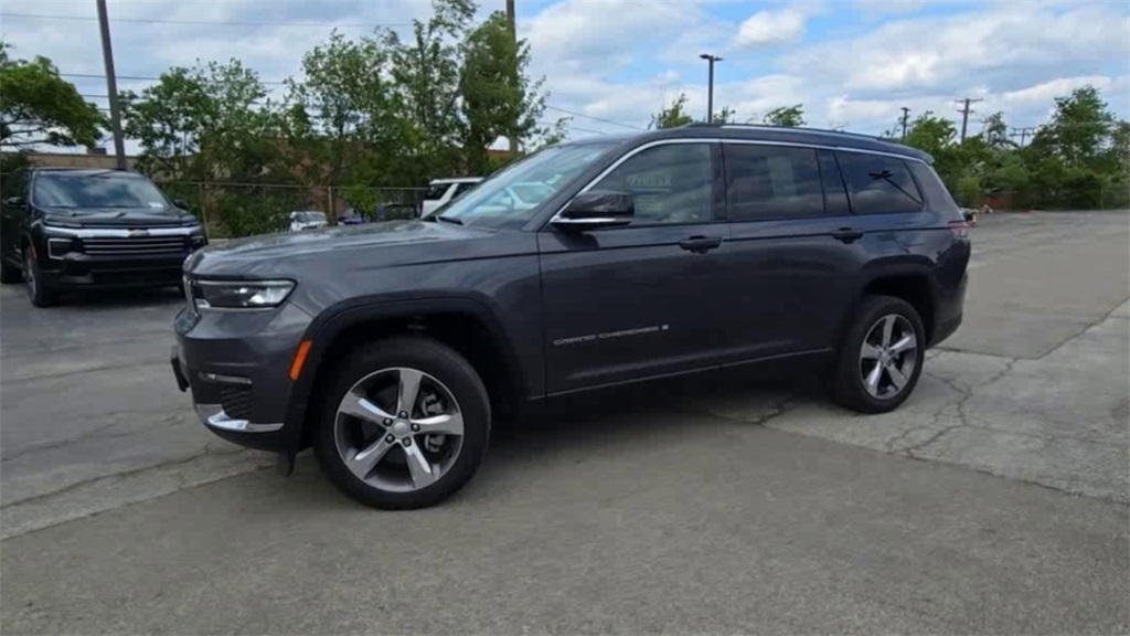 Vehicle image 2 of 40