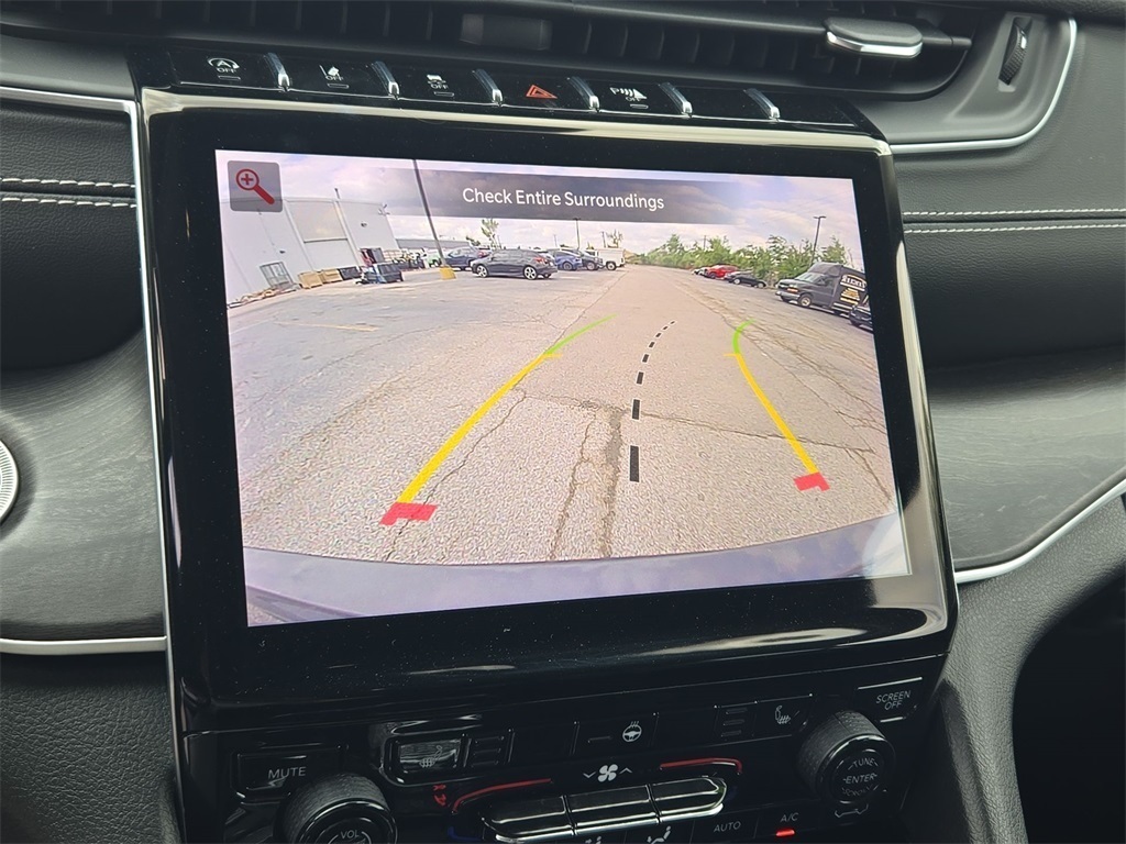 Vehicle image 26 of 40