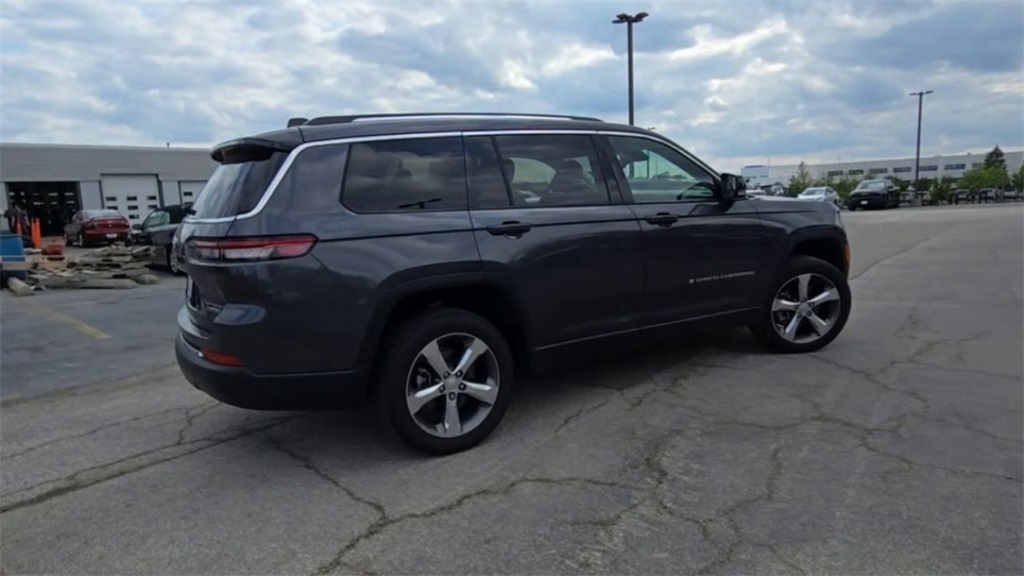 Vehicle image 6 of 40