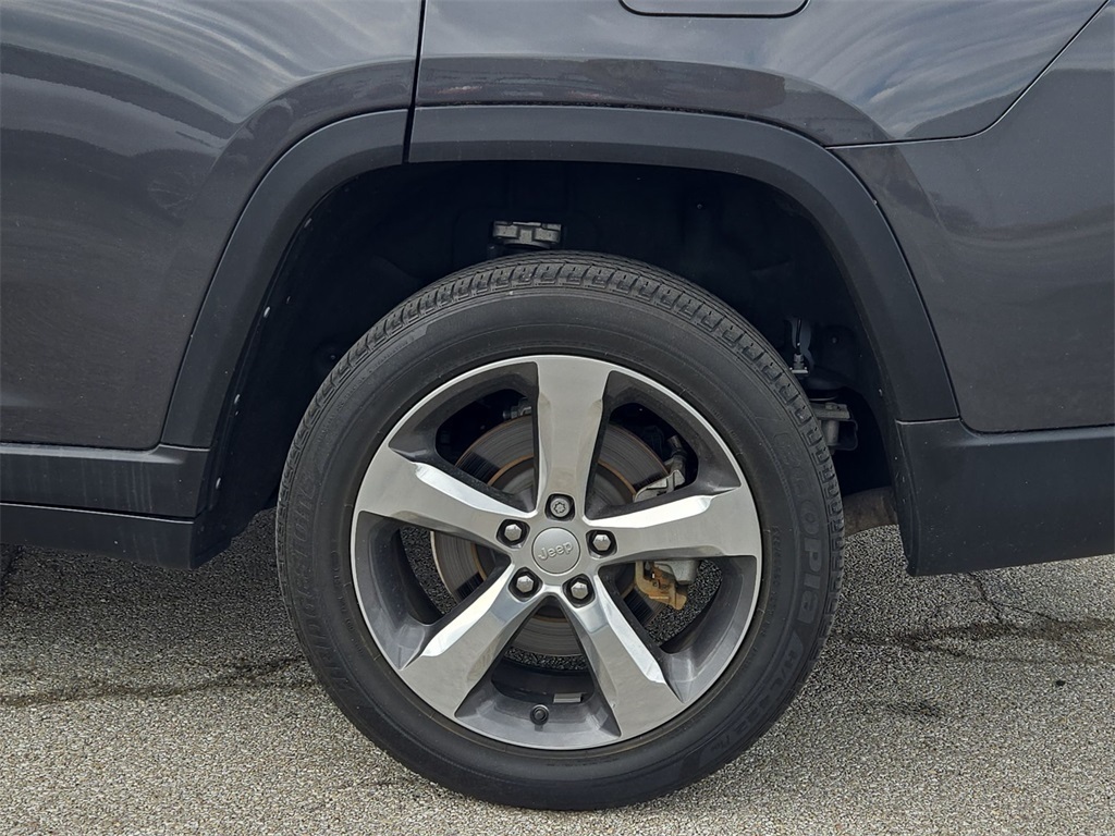Vehicle image 11 of 40