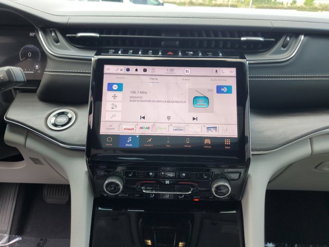 Vehicle image 23 of 31
