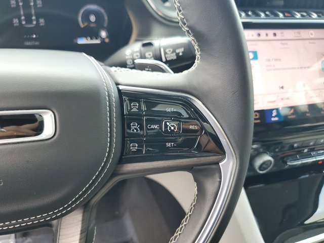 Vehicle image 22 of 31
