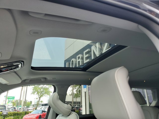 Vehicle image 11 of 31