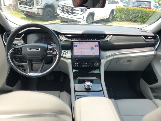 Vehicle image 19 of 31
