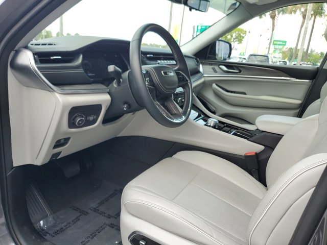 Vehicle image 9 of 31
