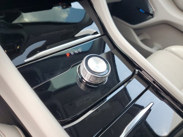 Vehicle image 24 of 31