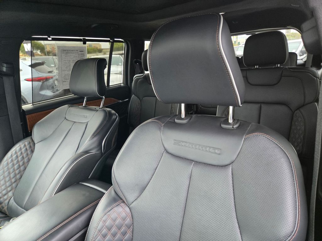 Vehicle image 10 of 25