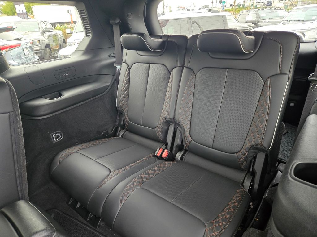 Vehicle image 9 of 25