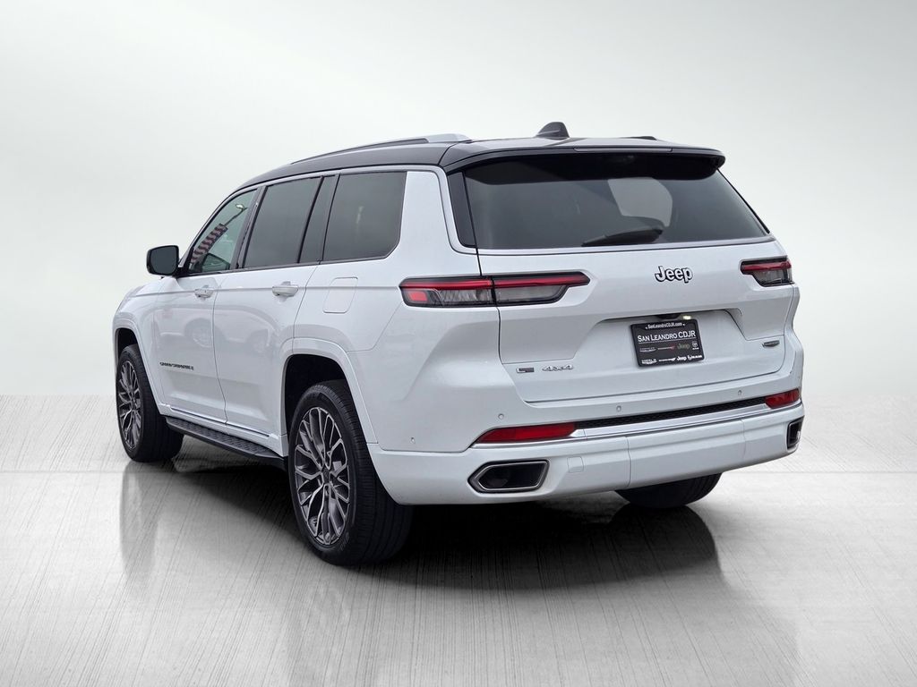 Vehicle image 7 of 25