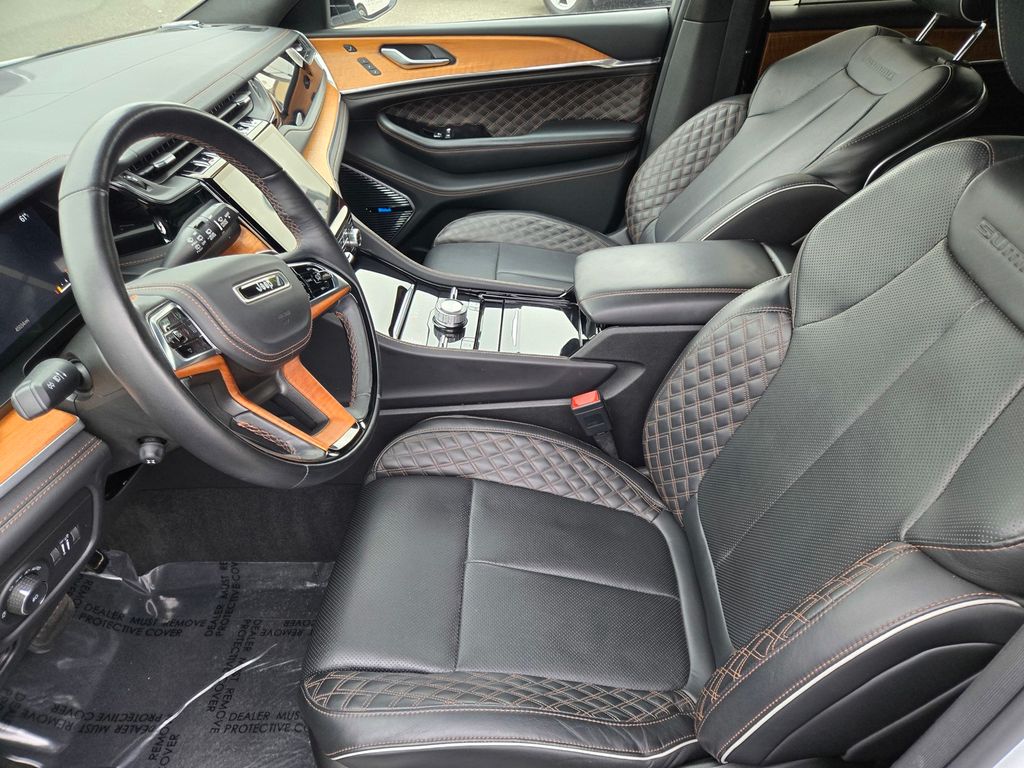 Vehicle image 23 of 25