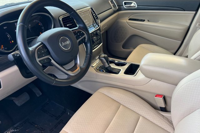 Vehicle image 10 of 30