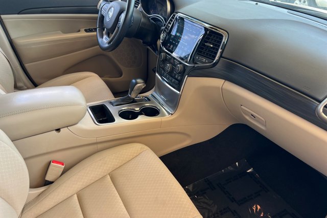 Vehicle image 16 of 30