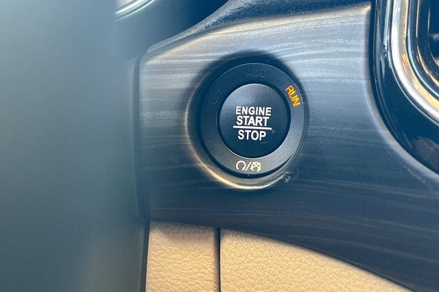 Vehicle image 23 of 30