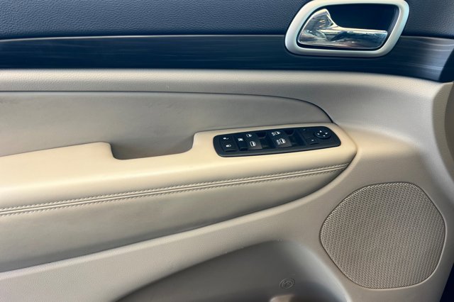 Vehicle image 11 of 30