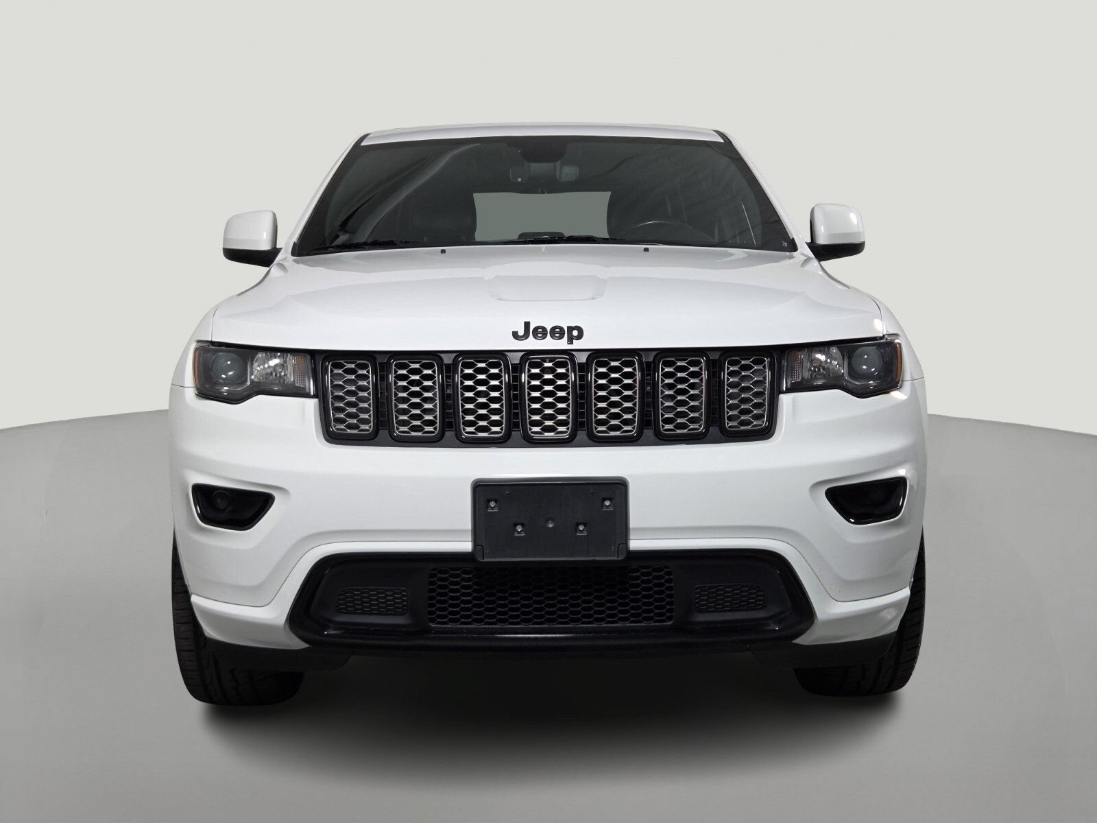 2022 Jeep Grand Cherokee WK Laredo X Image 2 of 26
