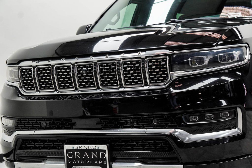 2022 Jeep Grand Wagoneer Series II Image 2 of 49