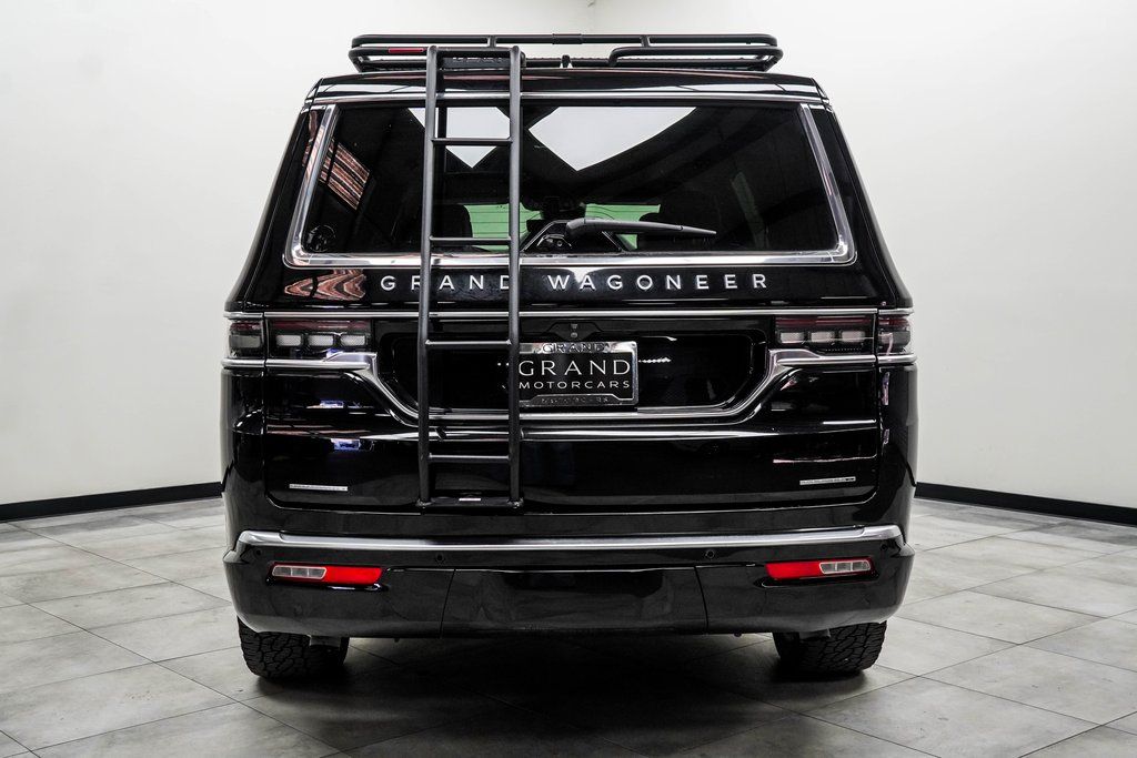 2022 Jeep Grand Wagoneer Series II Image 27 of 49