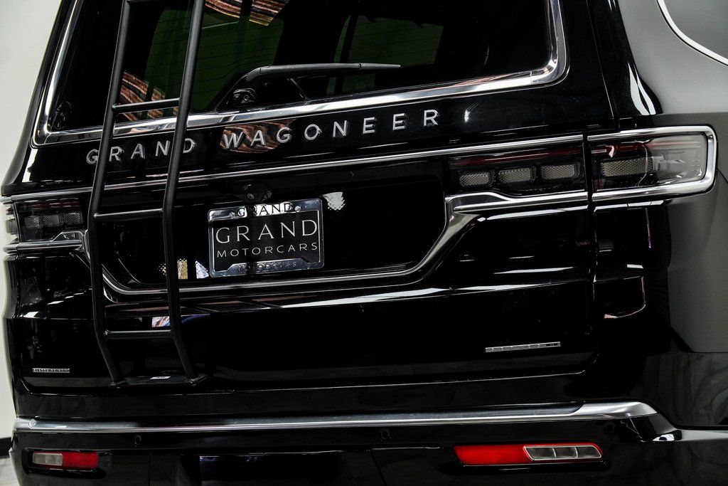 2022 Jeep Grand Wagoneer Series II Image 29 of 49