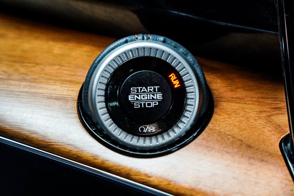 2022 Jeep Grand Wagoneer Series II Image 19 of 49