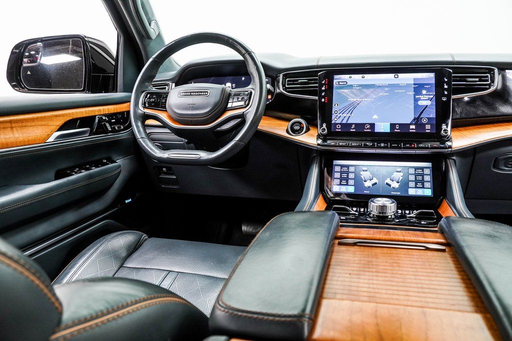 2022 Jeep Grand Wagoneer Series II Image 16 of 49