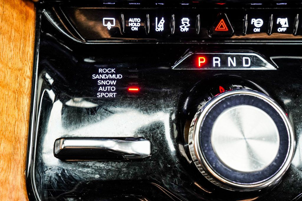 2022 Jeep Grand Wagoneer Series II Image 32 of 49