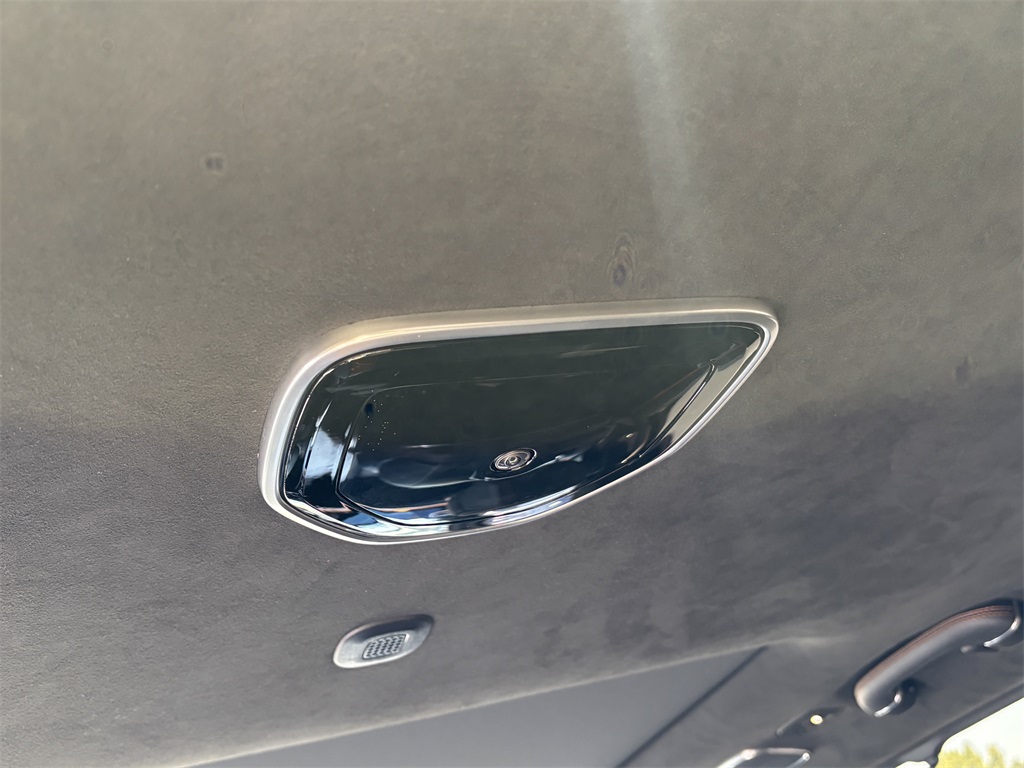 Vehicle image 38 of 40