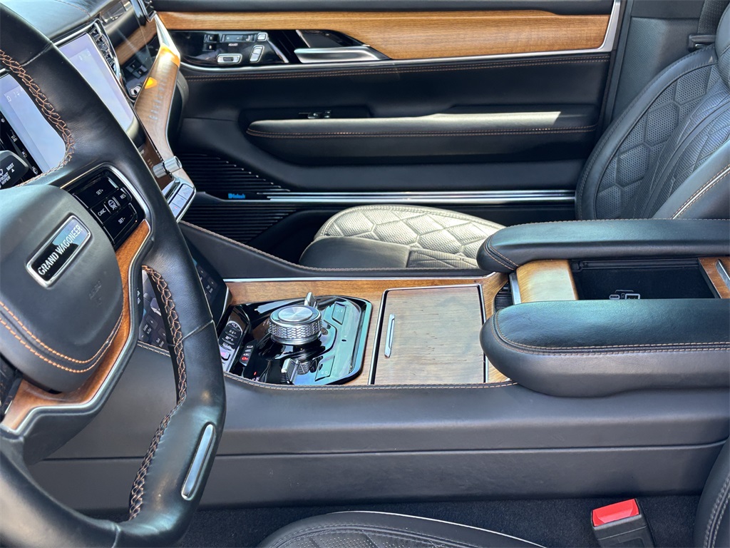 Vehicle image 11 of 40
