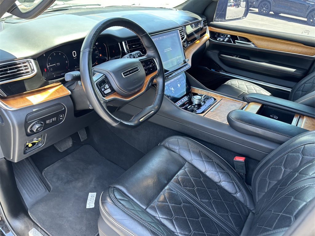 Vehicle image 8 of 40