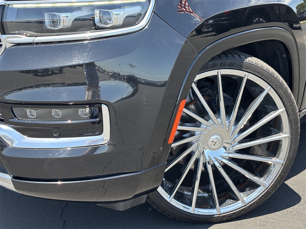Vehicle image 6 of 40
