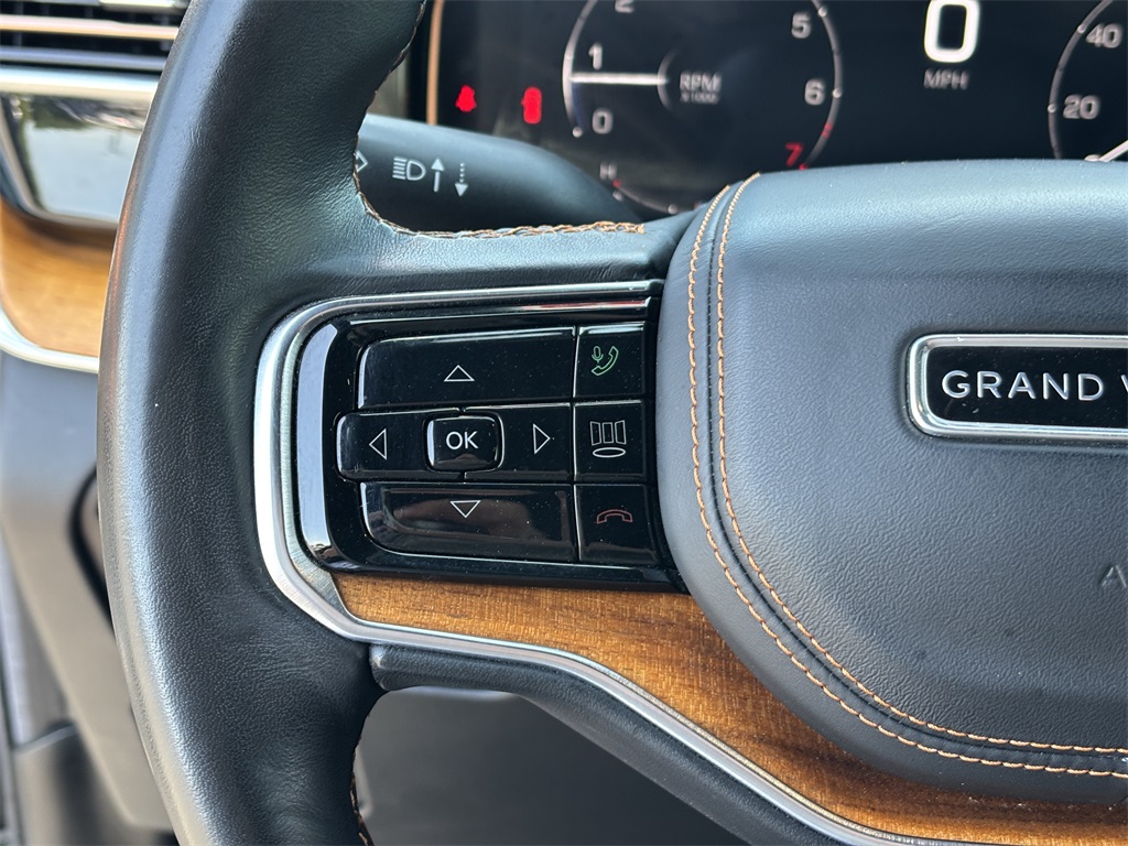 Vehicle image 18 of 40