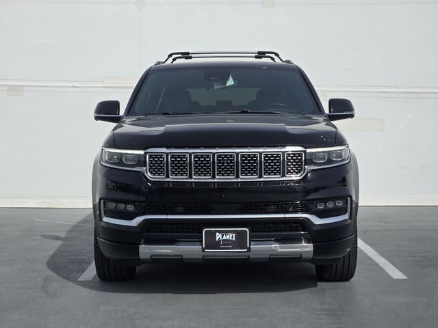 2022 Jeep Grand Wagoneer Series III Image 2 of 33