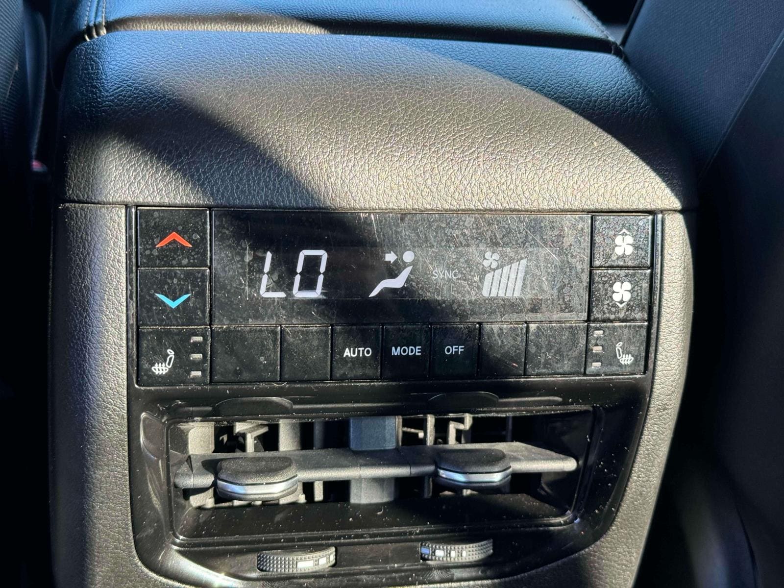 Vehicle image 35 of 38
