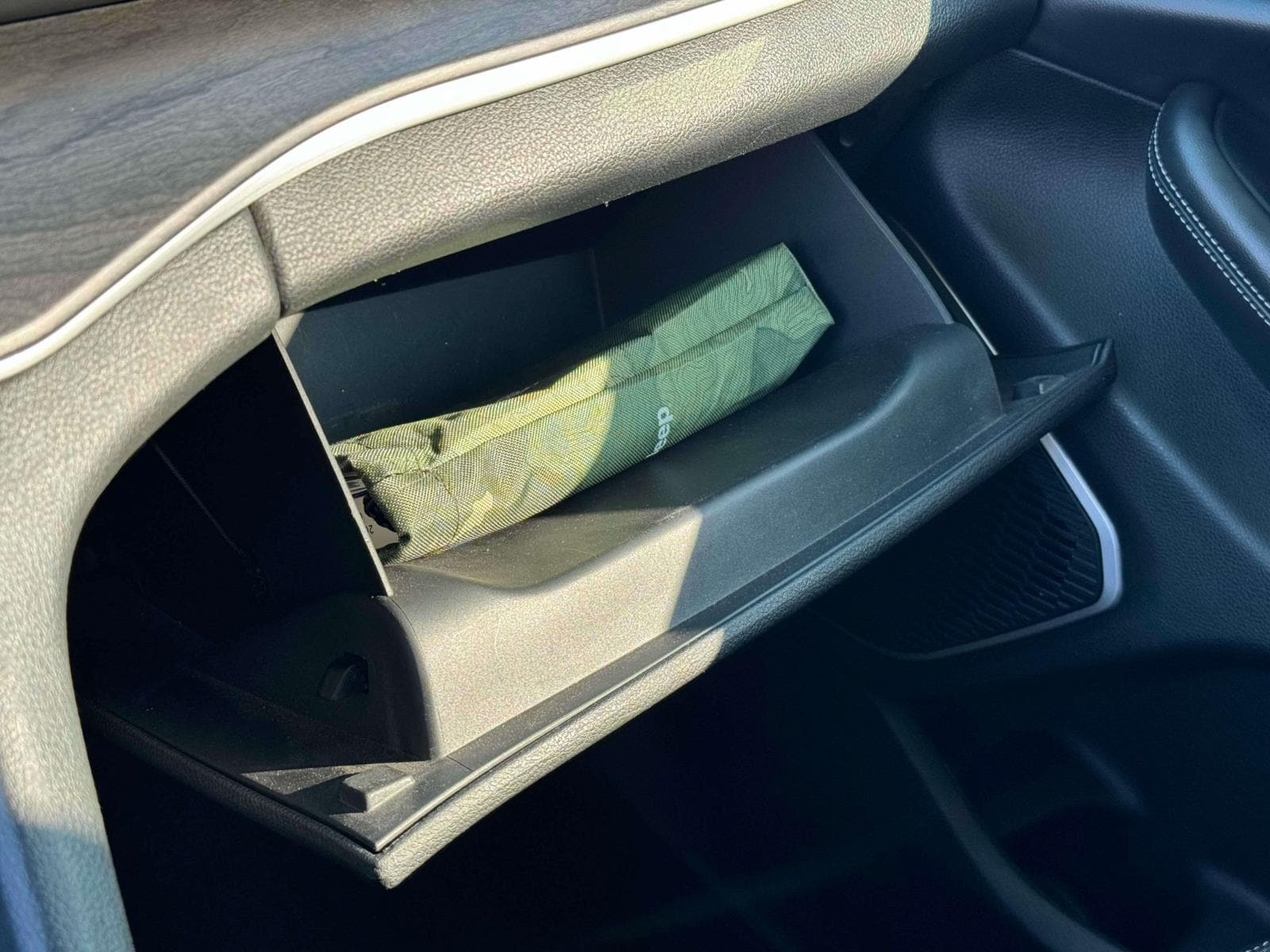 Vehicle image 31 of 38