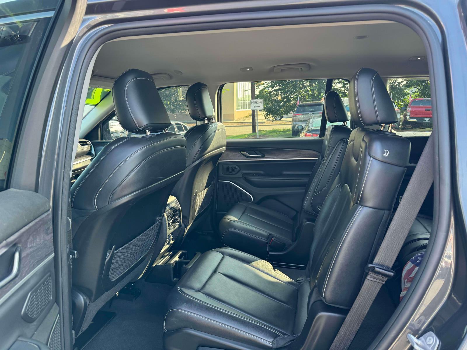 Vehicle image 8 of 38