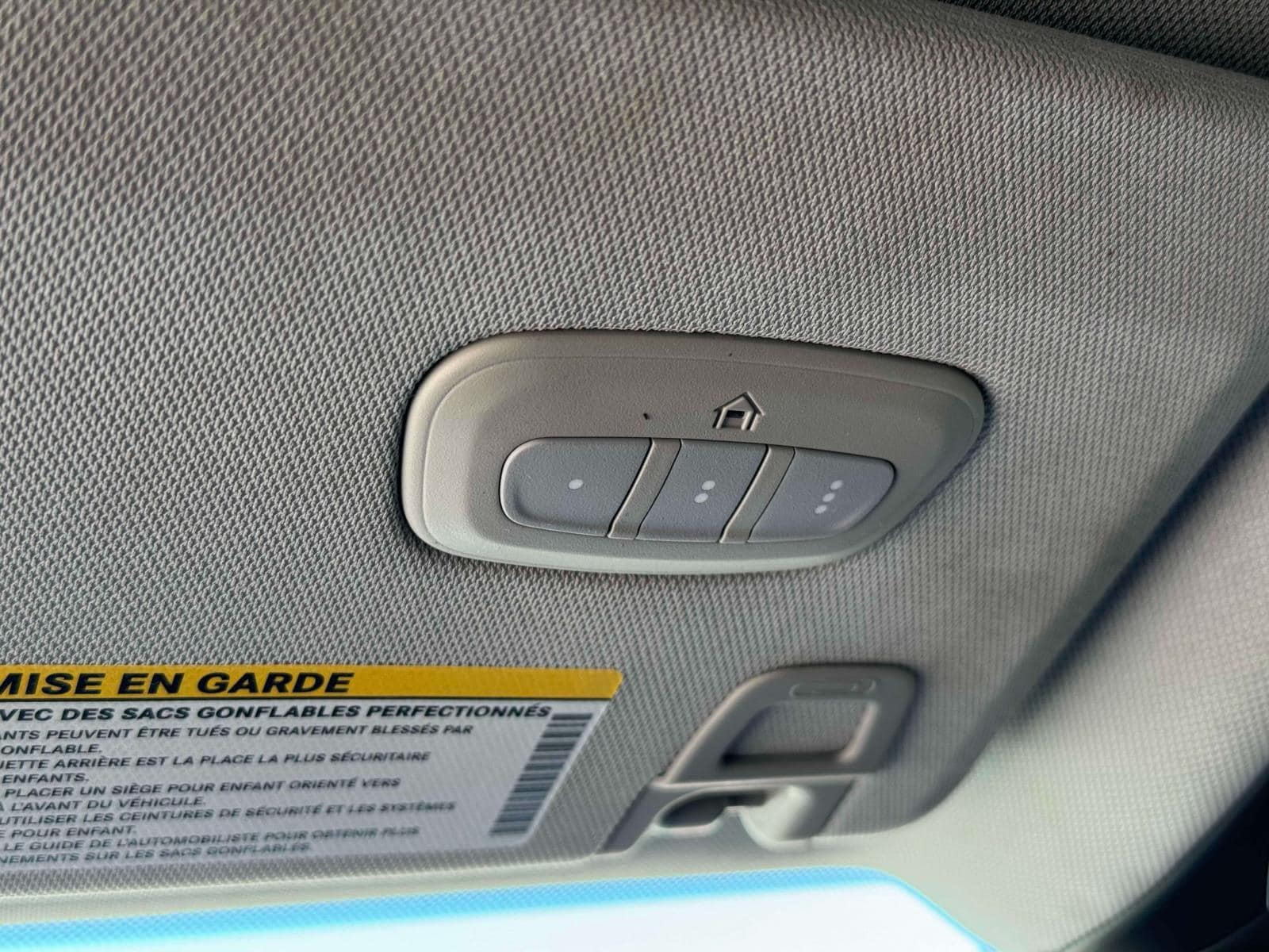 Vehicle image 28 of 38