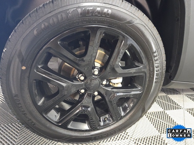 Vehicle image 7 of 23