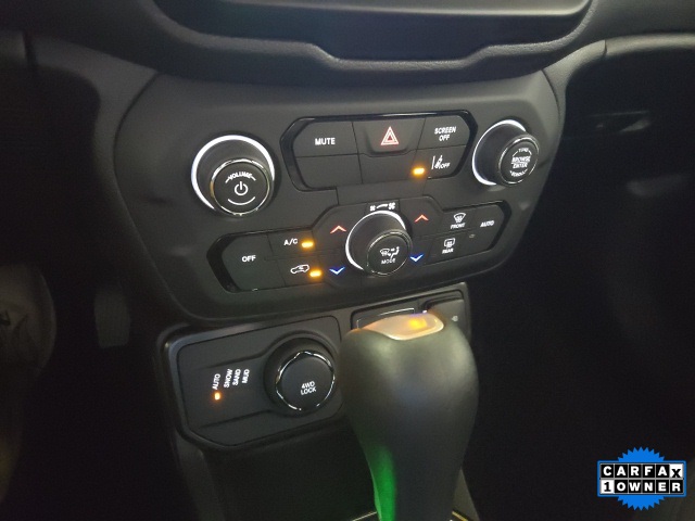 Vehicle image 18 of 23