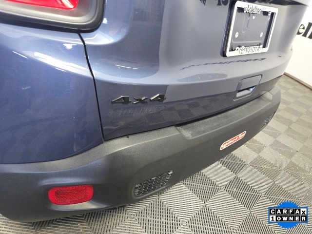 Vehicle image 6 of 23