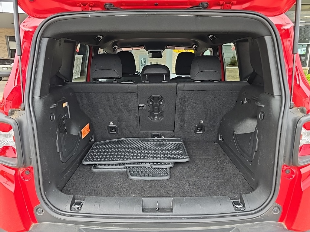 Vehicle image 5 of 22