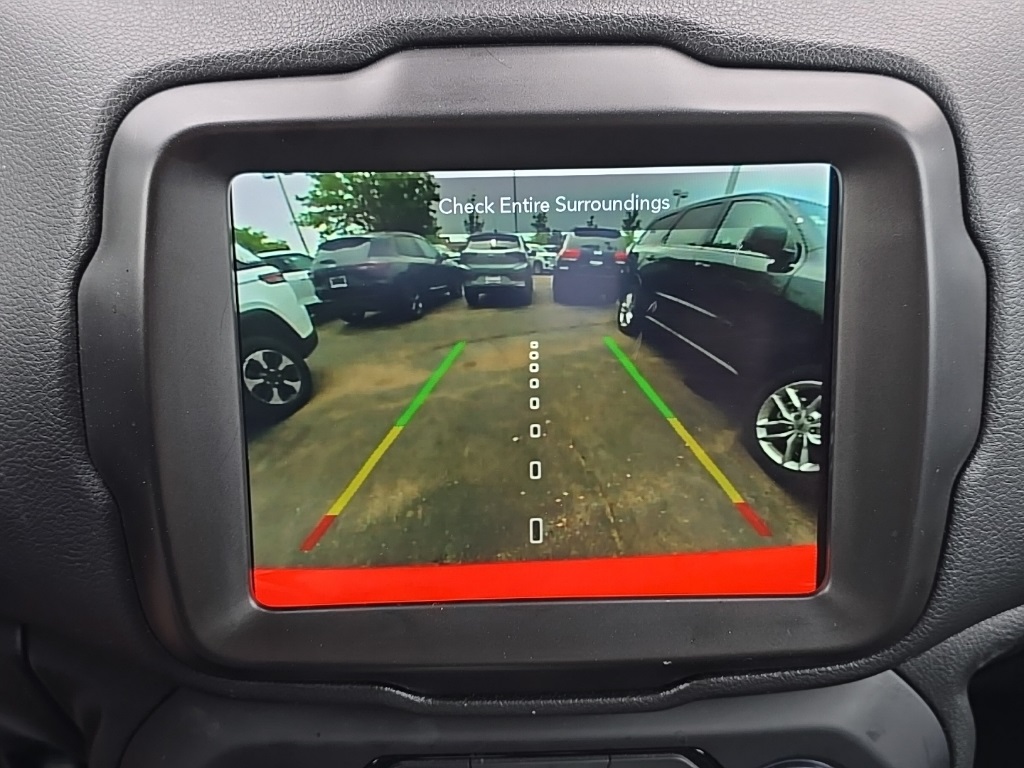 Vehicle image 15 of 22